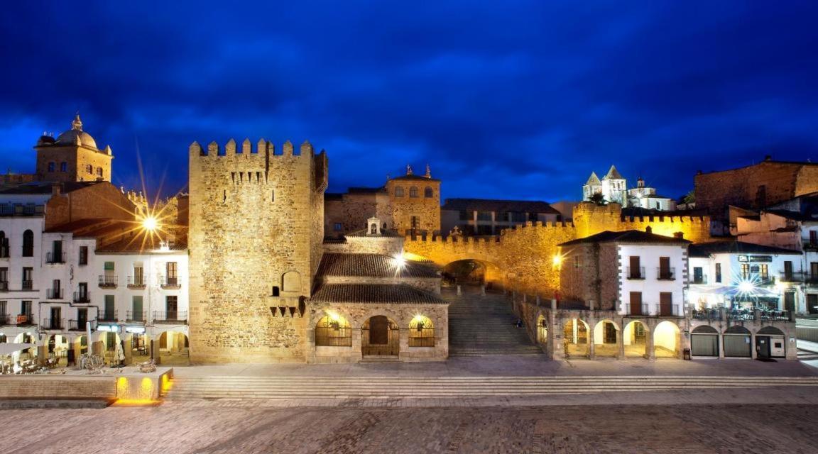 Apartamento La Almena 1 Junto A Plaza Mayor,2 Habitaciones, Parking Gratuito Caces 外观 照片